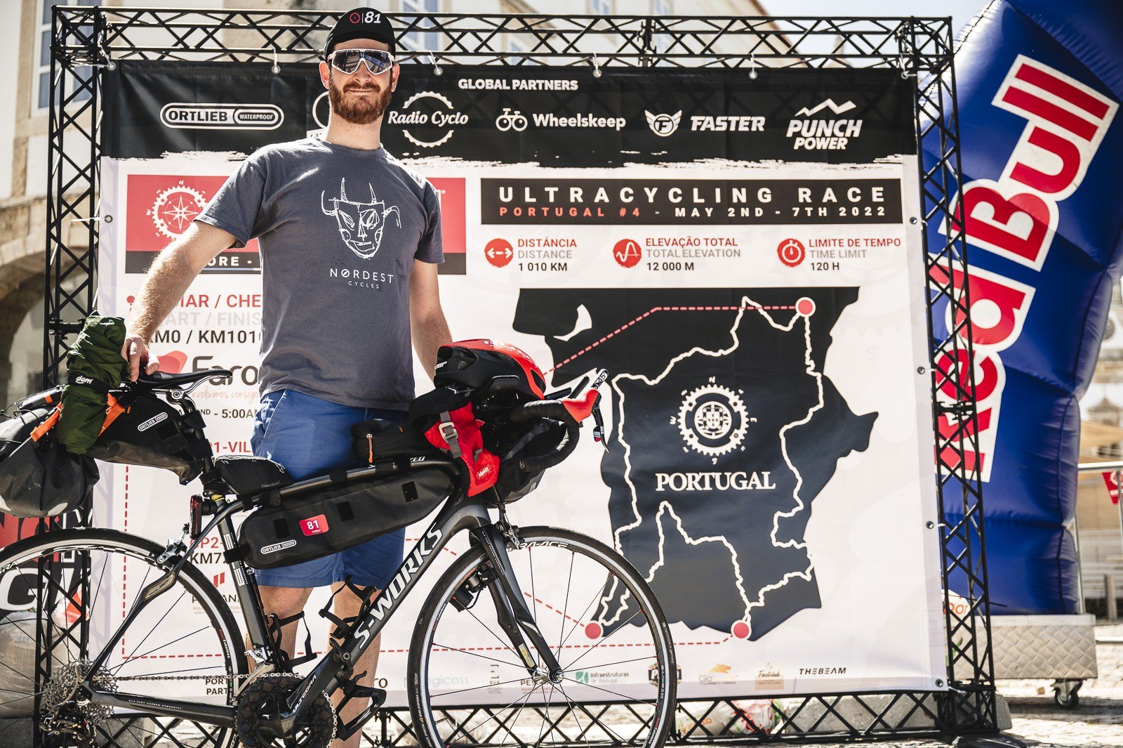 BikingMan Portugal 2022: at the start, drowning out the doubts.