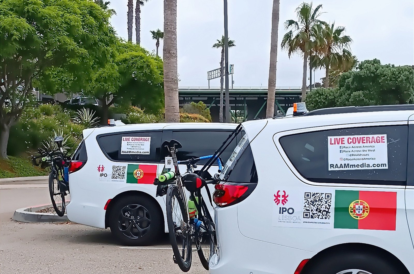 The two vans ready, the day before. All that was left was to pedal.